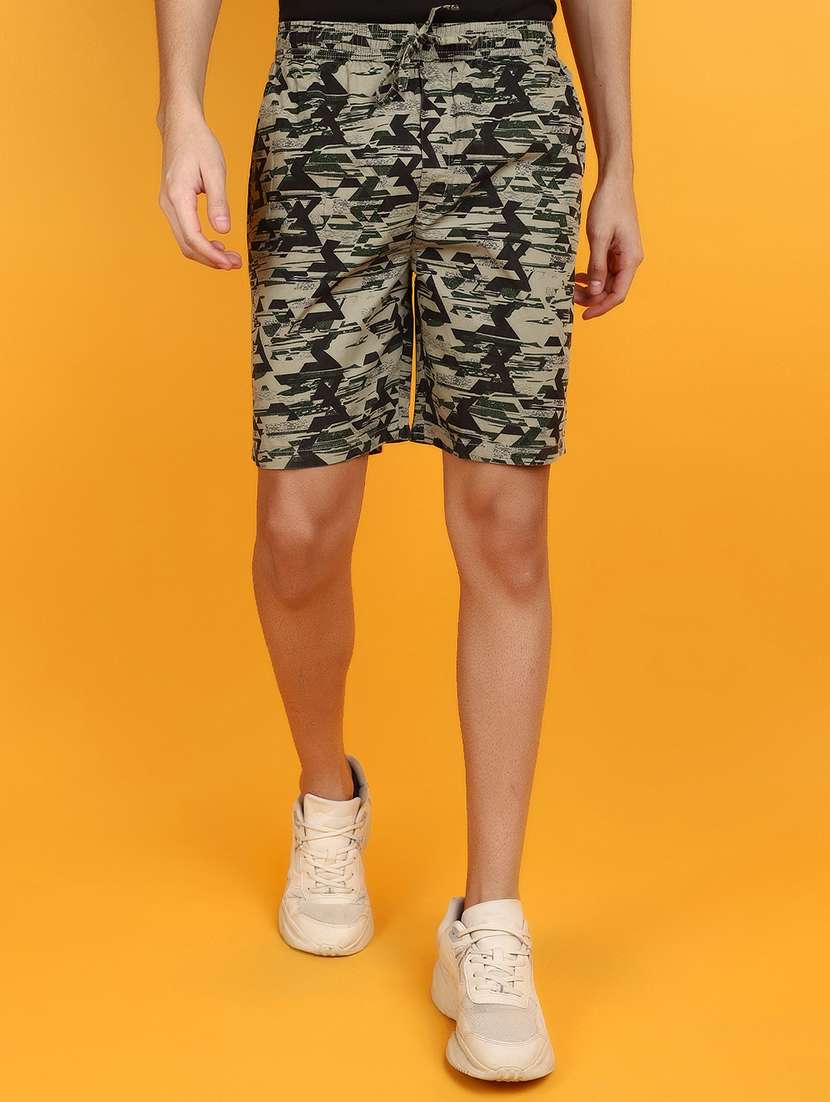 men mid rise printed shorts