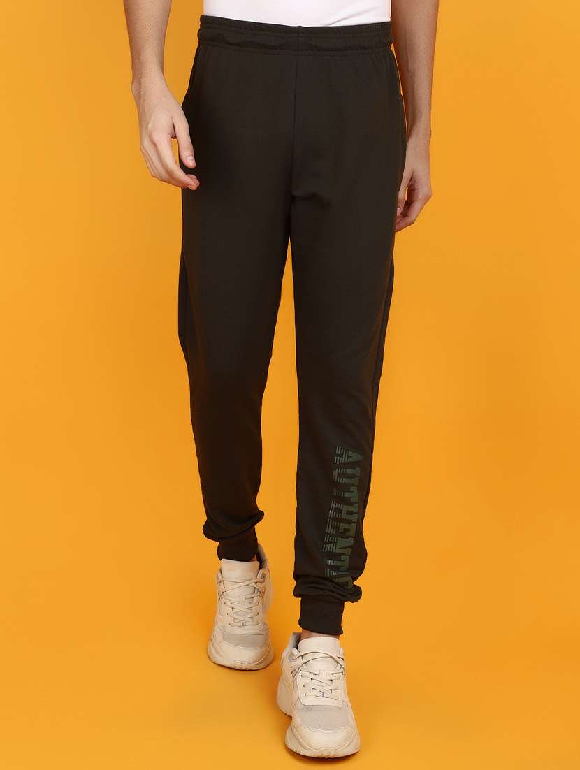 men black solid mid rise jogger