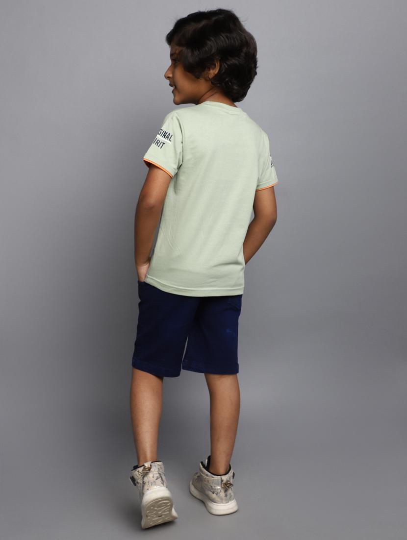 green typography printed shorts set - 20815407 - Standard Image - 3