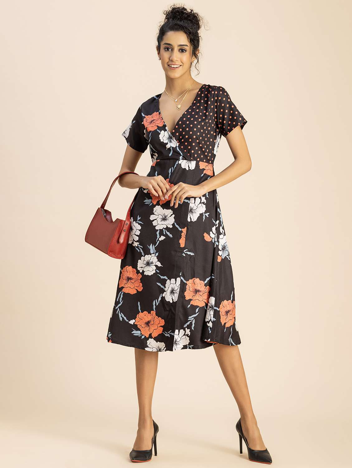 women black floral printed a-line dress - 20817216 -  Standard Image - 3