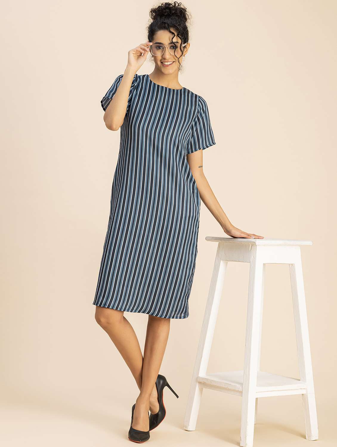 women blue stripes printed straight dress - 20817244 -  Standard Image - 3