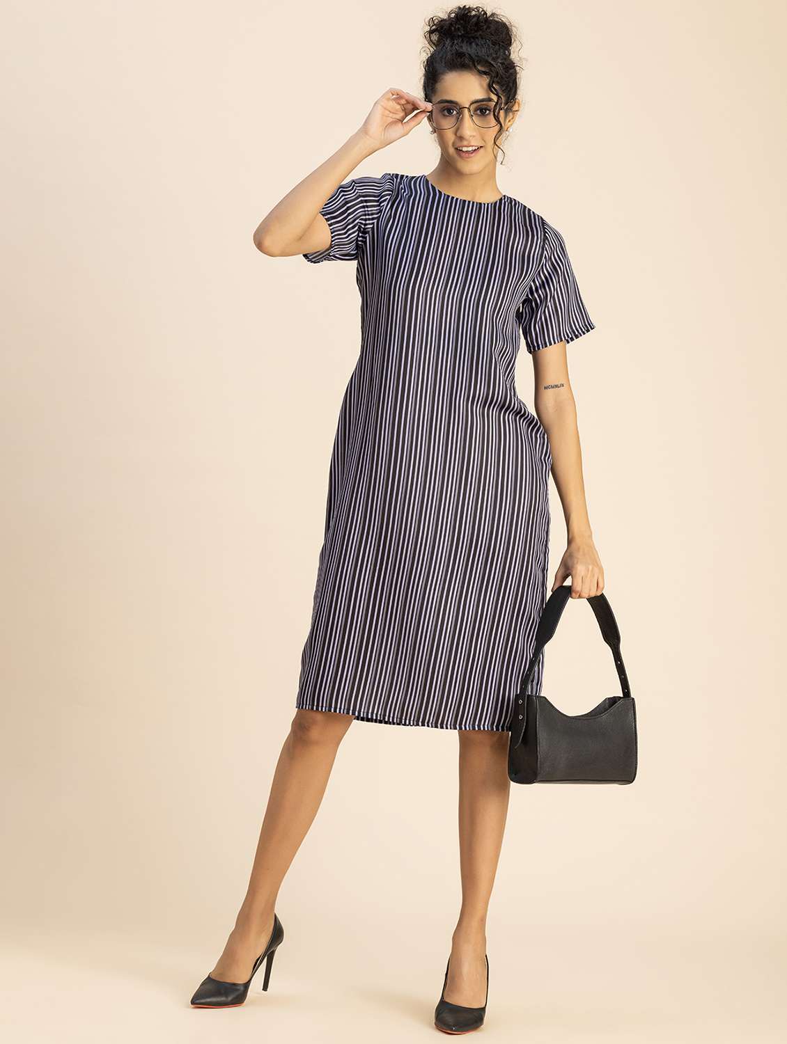 women black stripes straight dress - 20817261 -  Standard Image - 3