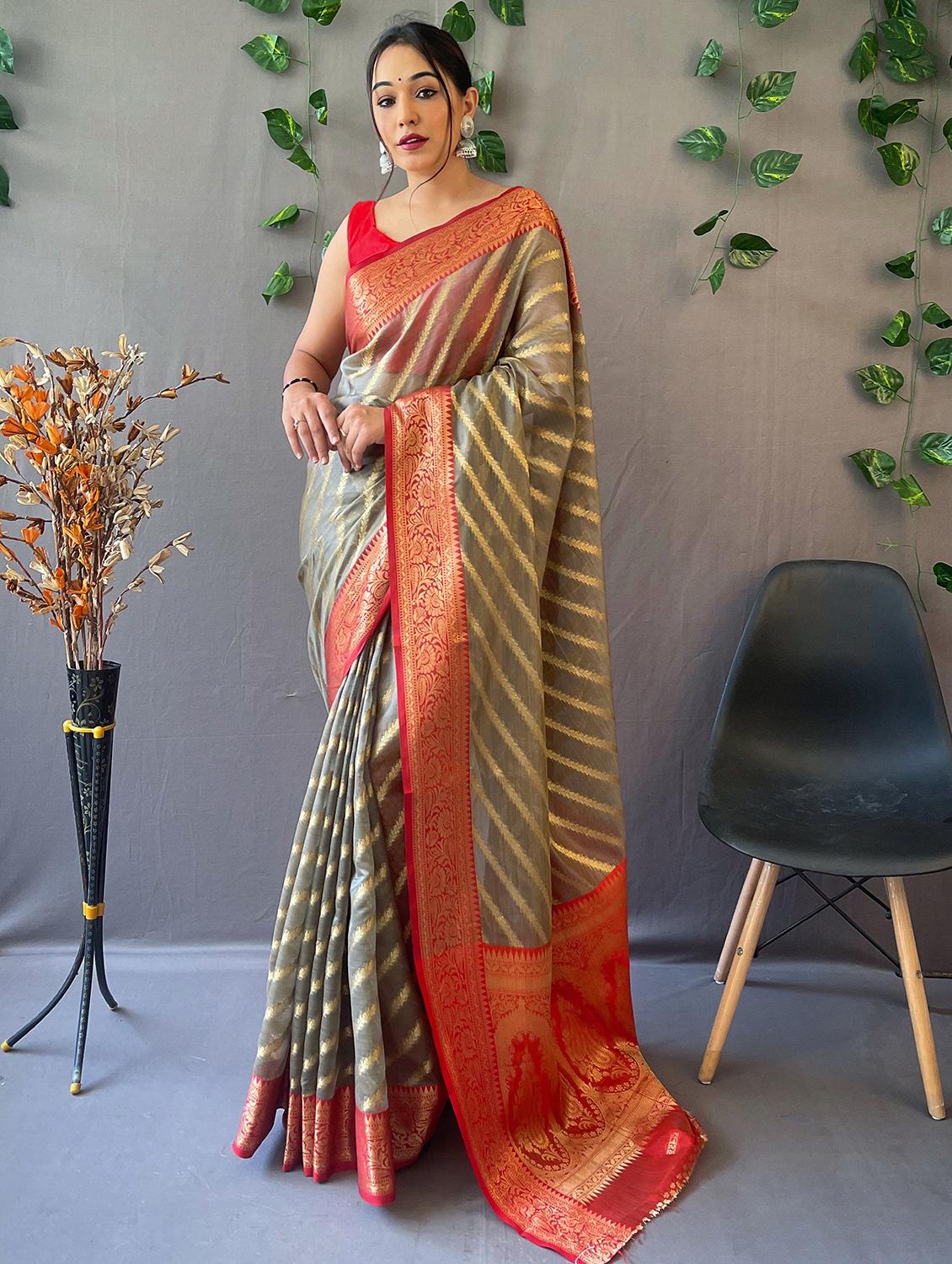 women self design bordered saree with blouse - 20819394 - Zoom Image - 0