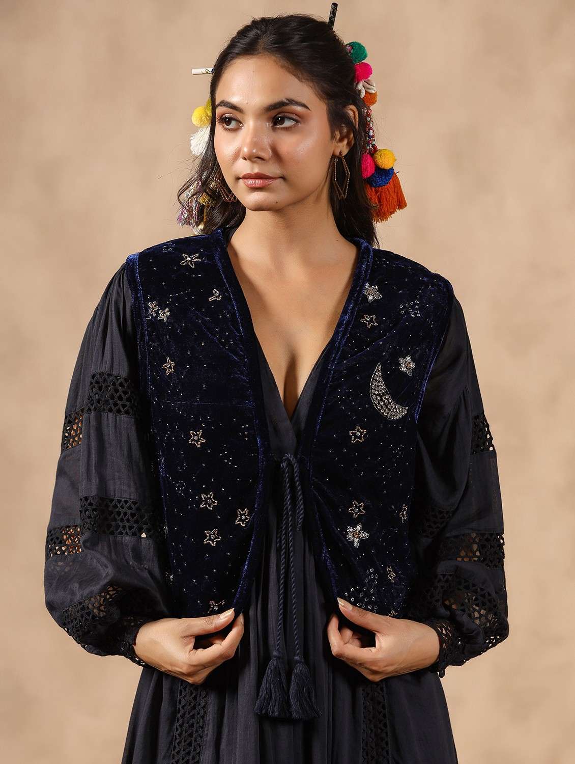 women sleeveless embellished ethnic jackets