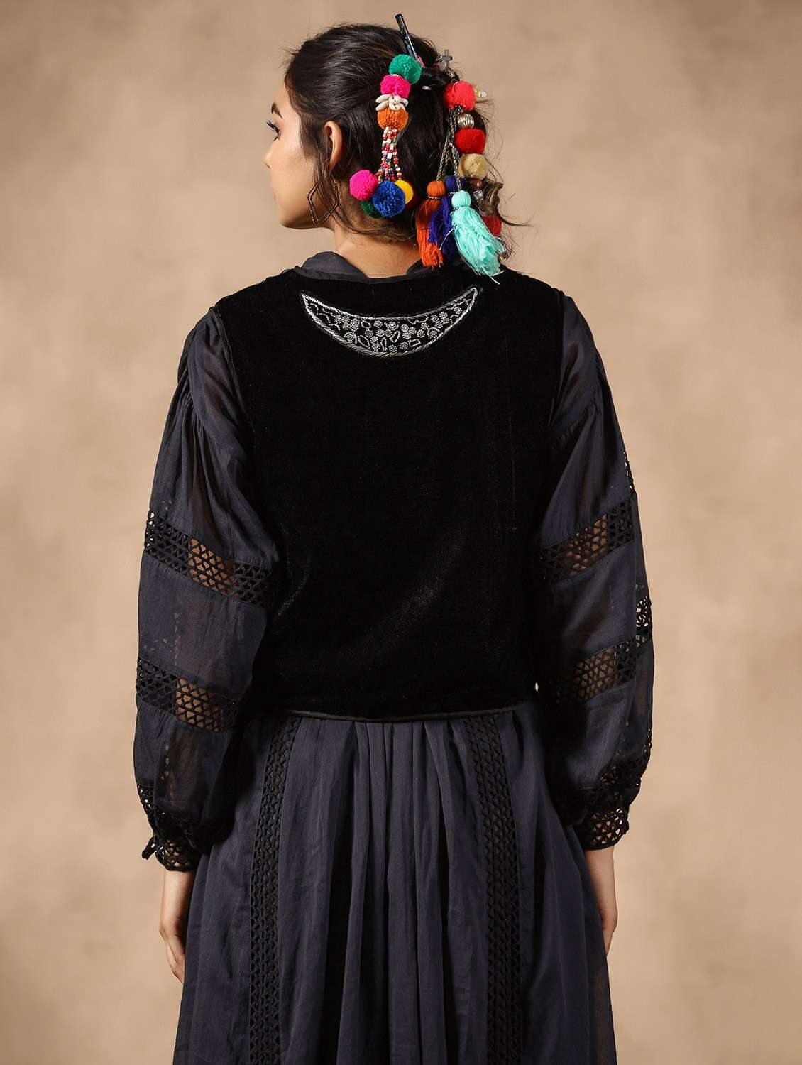 Women Sleeveless Embellished Ethnic Jackets - 20825199 -  Standard Image - 3