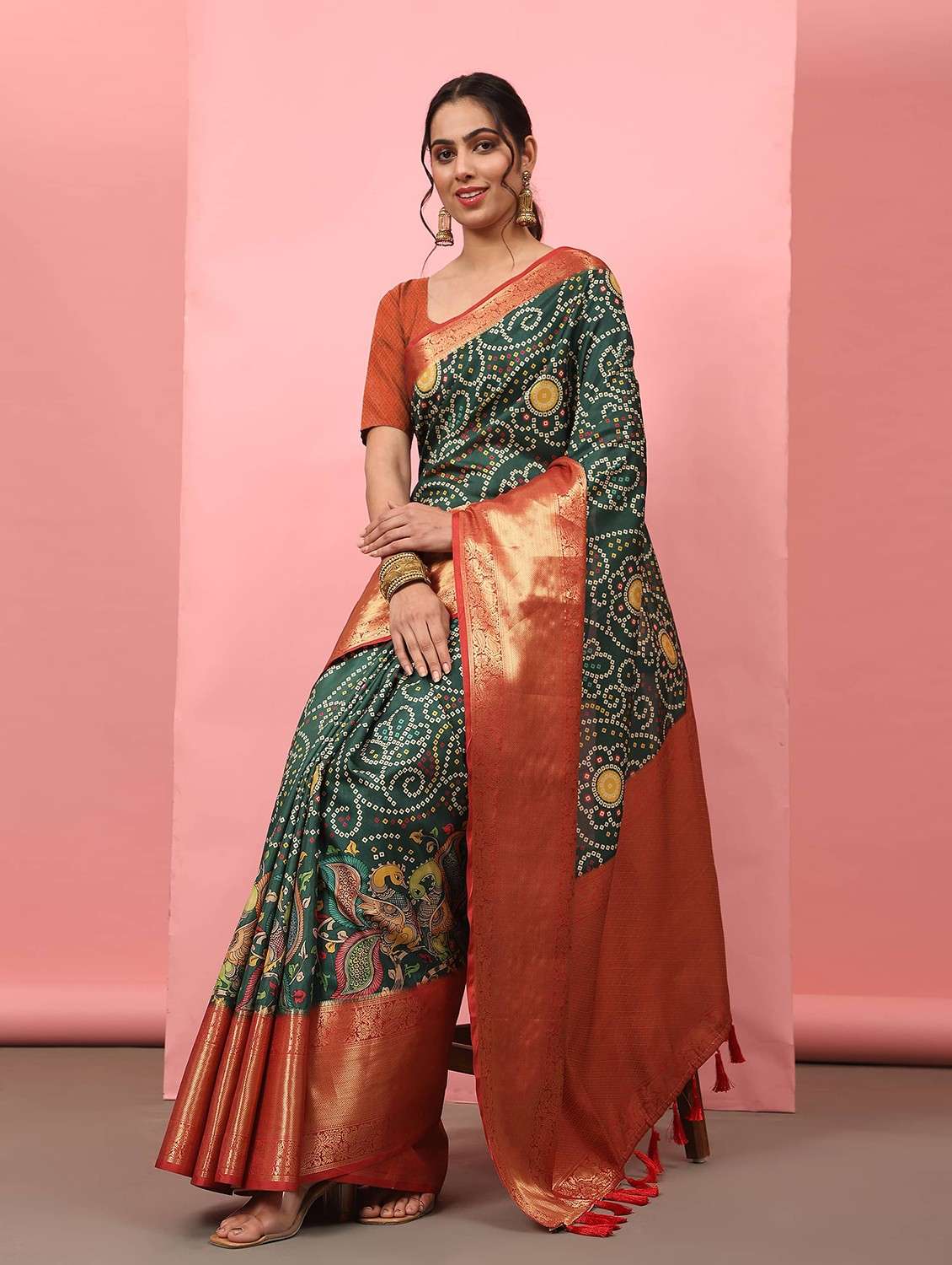 women green bandhani printed saree - 20827715 - Standard Image - 3