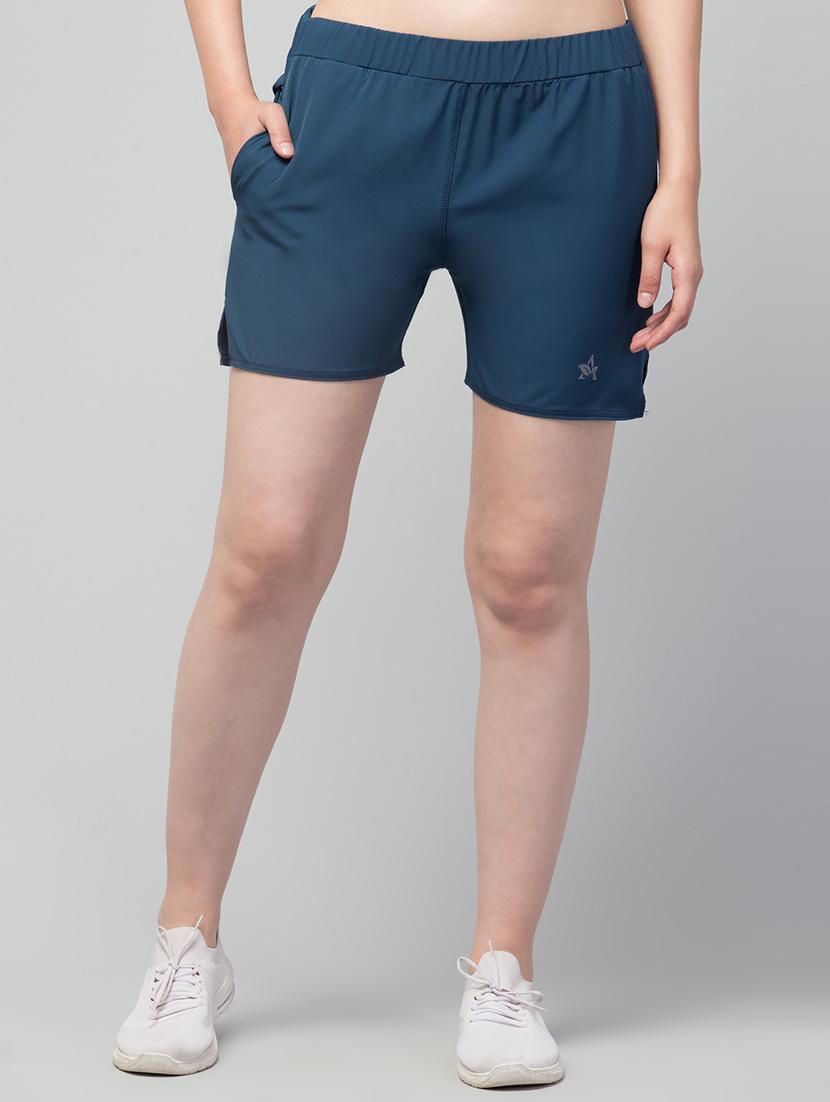 women mid rise placement printed sports shorts - 20830150 - Zoom Image - 0