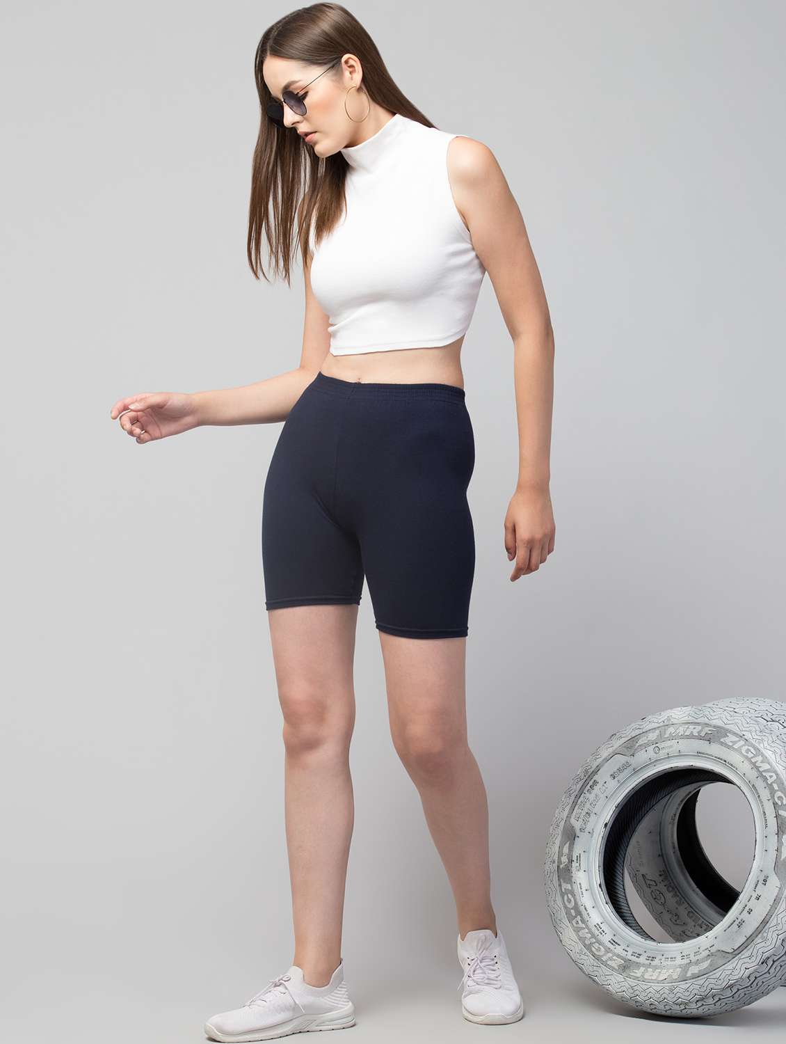 women's solid mid rise active wear shorts - 20830175 - Standard Image - 3