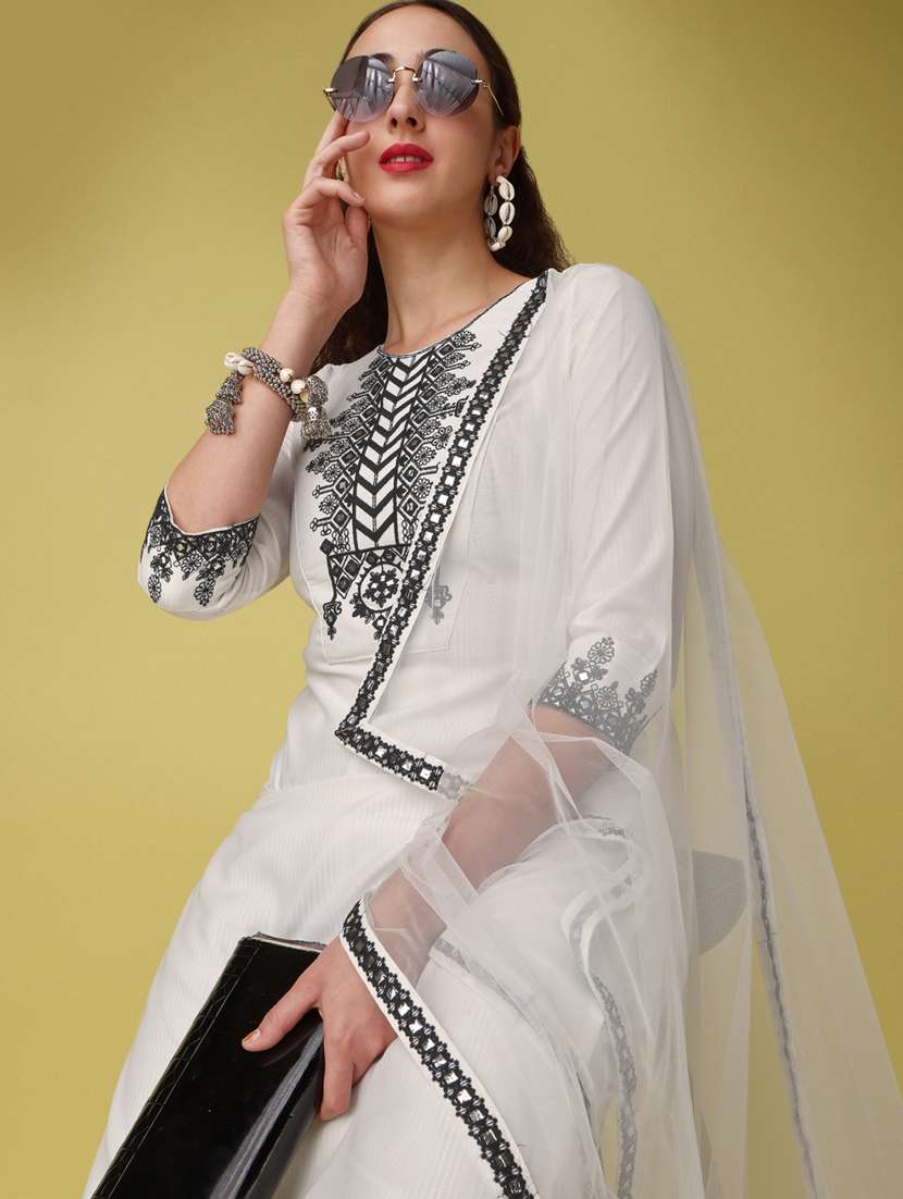 women off-white round neck kurta palazzo set with dupatta - 20845402 -  Standard Image - 5