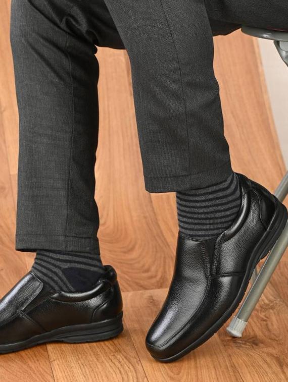 solid black slip on formal shoes - 20853717 - Standard Image - 3