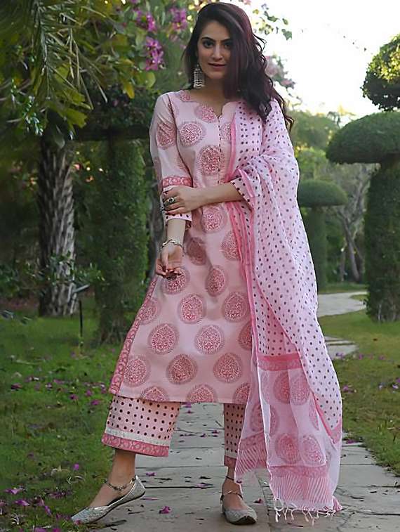 women printed three quarter sleeve kurta pant with dupatta set