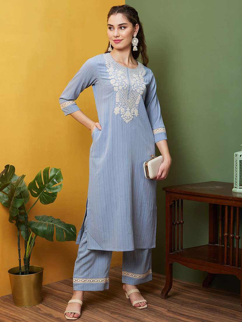 globus women grey floral embroidered yoke side slits straight kurta & lace hem pants set - 20857854 -  Zoom Image - 0