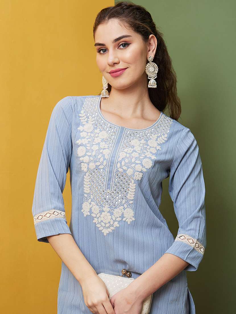 globus women grey floral embroidered yoke side slits straight kurta & lace hem pants set - 20857854 -  Standard Image - 3