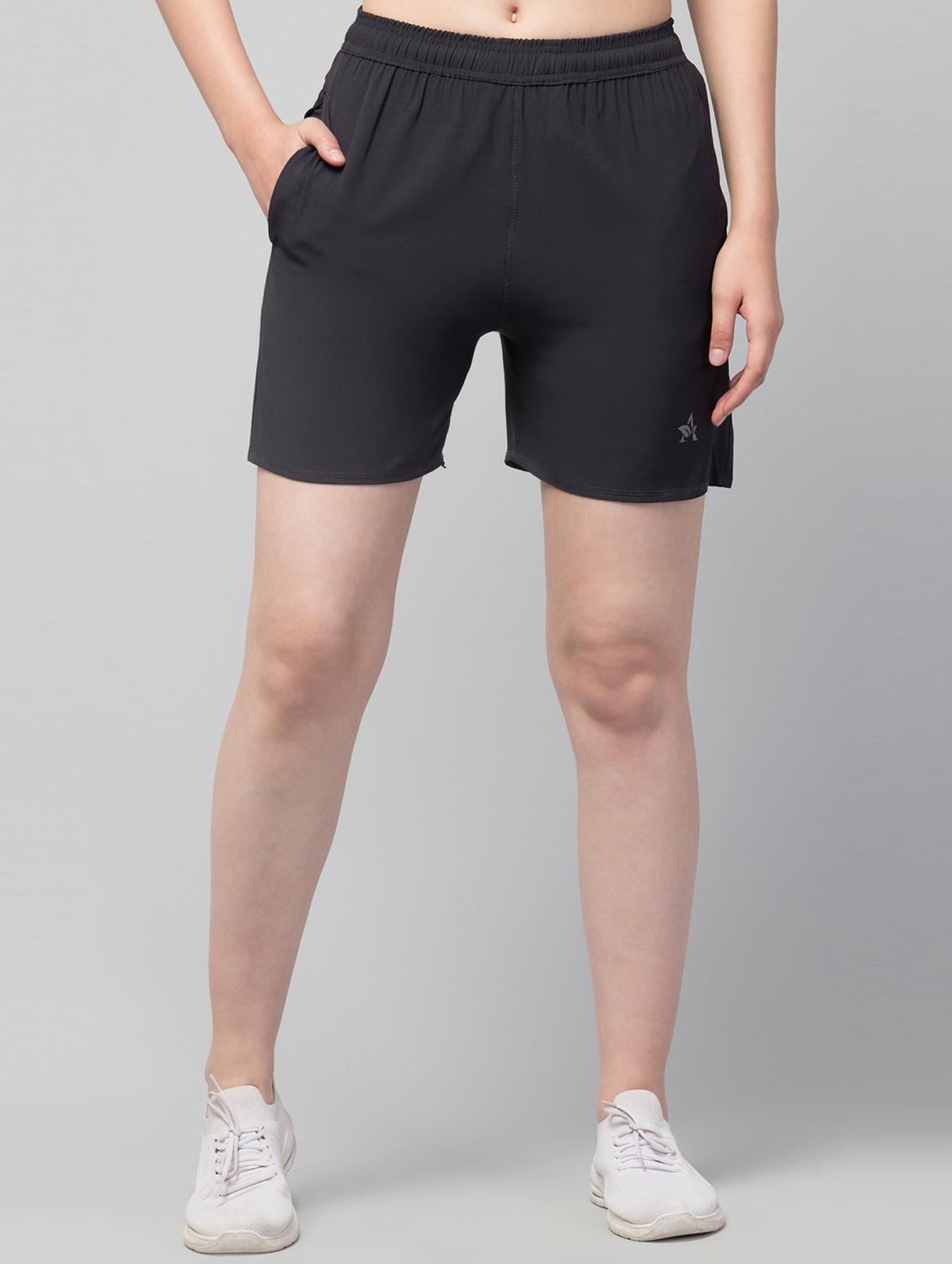 women mid rise placement printed sports shorts - 20858683 - Zoom Image - 0