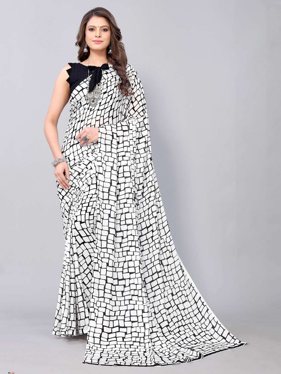 women white geometric printed saree with blouse - 20873610 - Zoom Image - 0