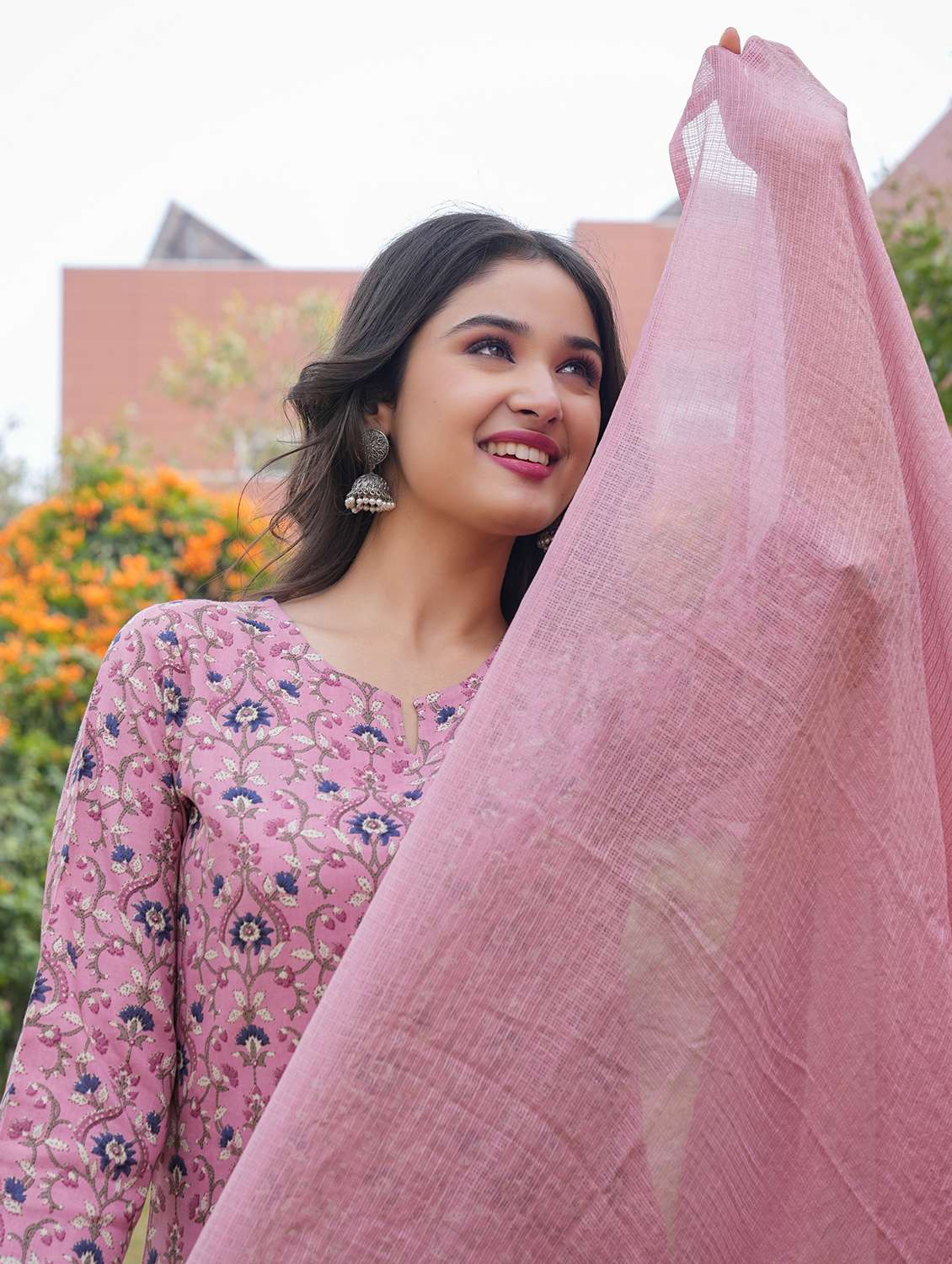 women pink floral printed kurta pant set with dupatta - 20878682 -  Standard Image - 3