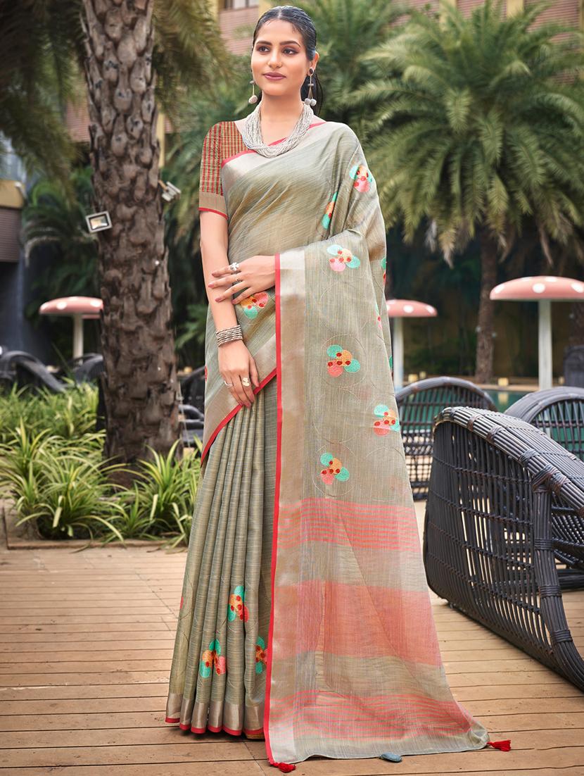 women self design handloom saree with blouse - 20884685 - Zoom Image - 0