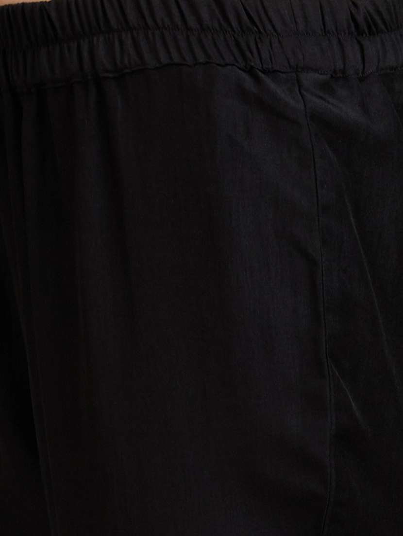 women black round neck kurta pant set - 20885383 -  Standard Image - 5