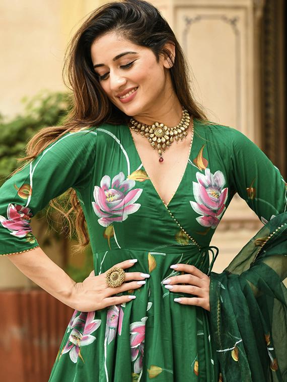 women green floral printed kurta palazzo set with dupatta - 20893328 - Standard Image - 3