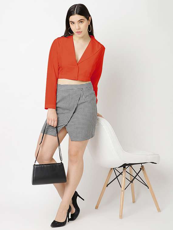 women solid lapel neck crop top - 20893712 -  Standard Image - 3