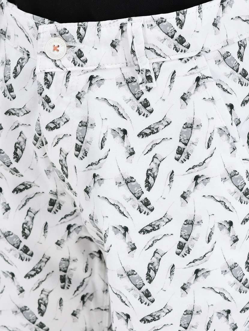 kids white printed three fourth shorts - 20894993 -  Standard Image - 5