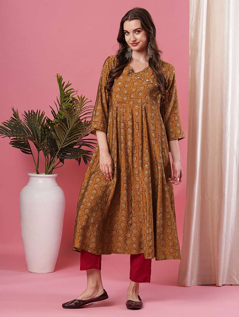 women three quarter sleeve a-line kurta - 20901507 -  Zoom Image - 0