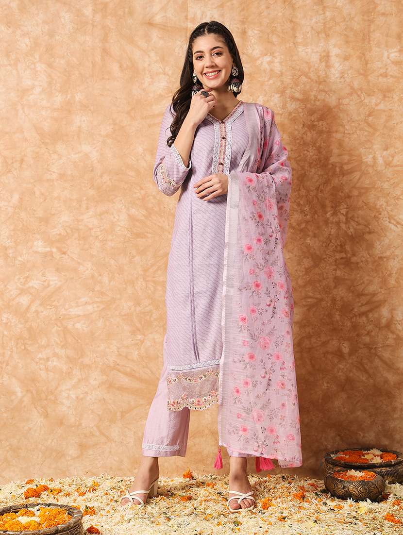 women lavender v neck kurta pant set with dupatta - 20912008 - Zoom Image - 0