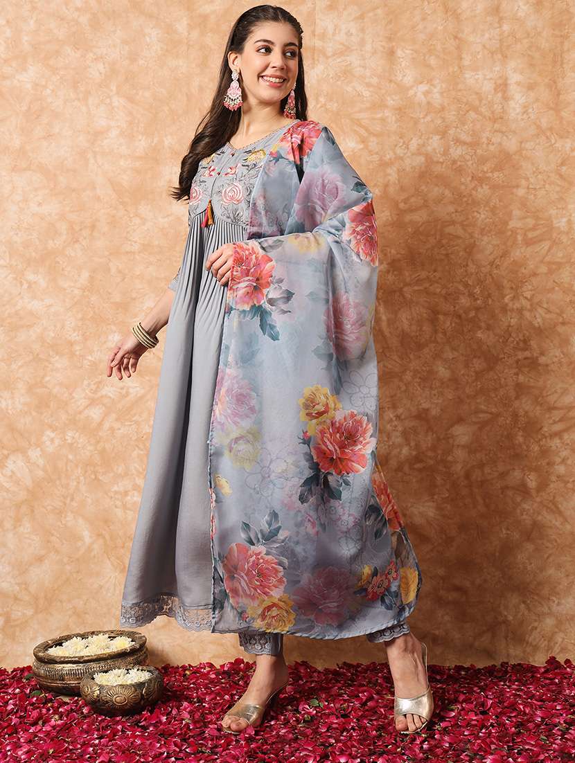 women grey round neck kurta pant set with dupatta - 20912012 - Zoom Image - 0