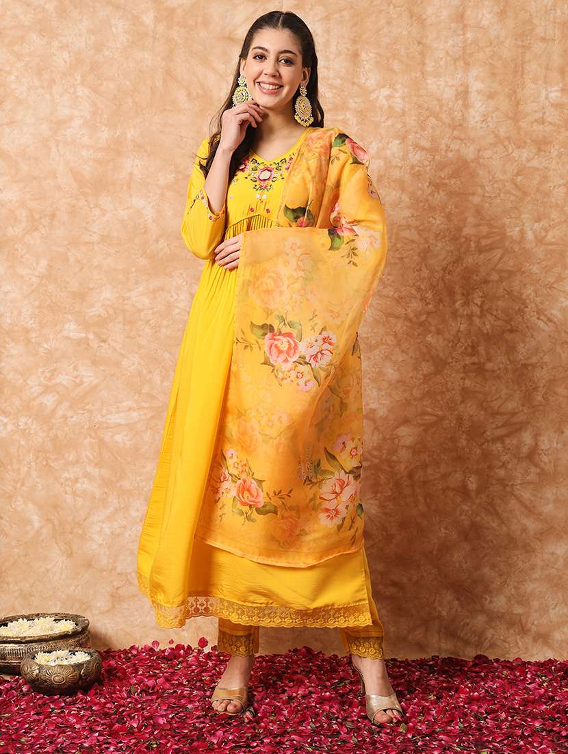 women yellow v neck kurta pant set with dupatta - 20912016 -  Zoom Image - 0
