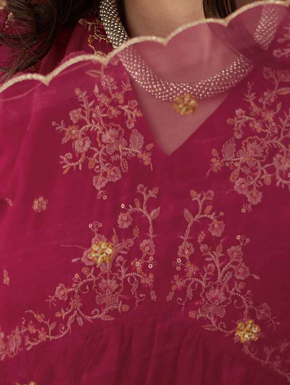 women three quarter sleeve kurta pant with dupatta set - 20912023 -  Standard Image - 3