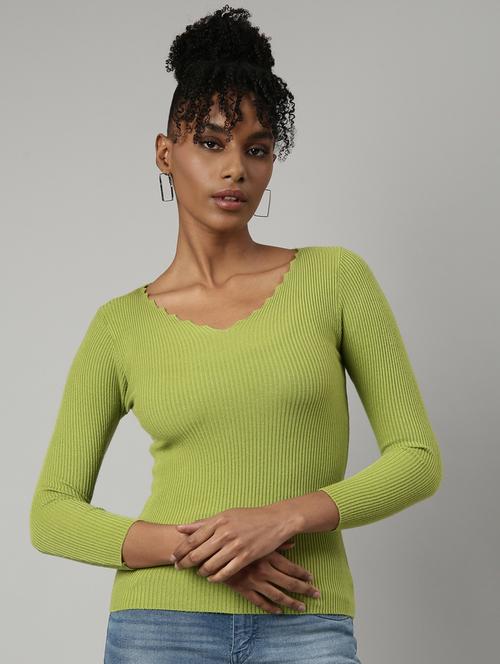 solid green detailed regular top - 20928688 - Standard Image - 0