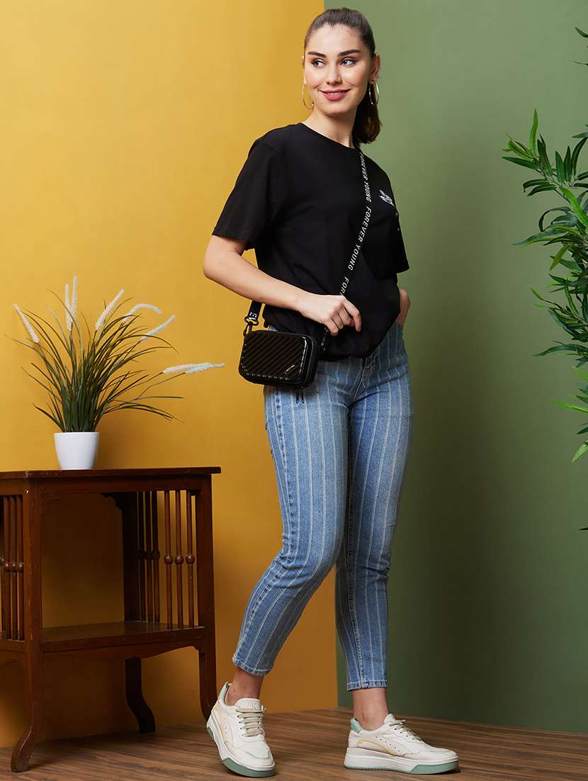 women black cotton back printed t-shirt - 20929768 - Standard Image - 3