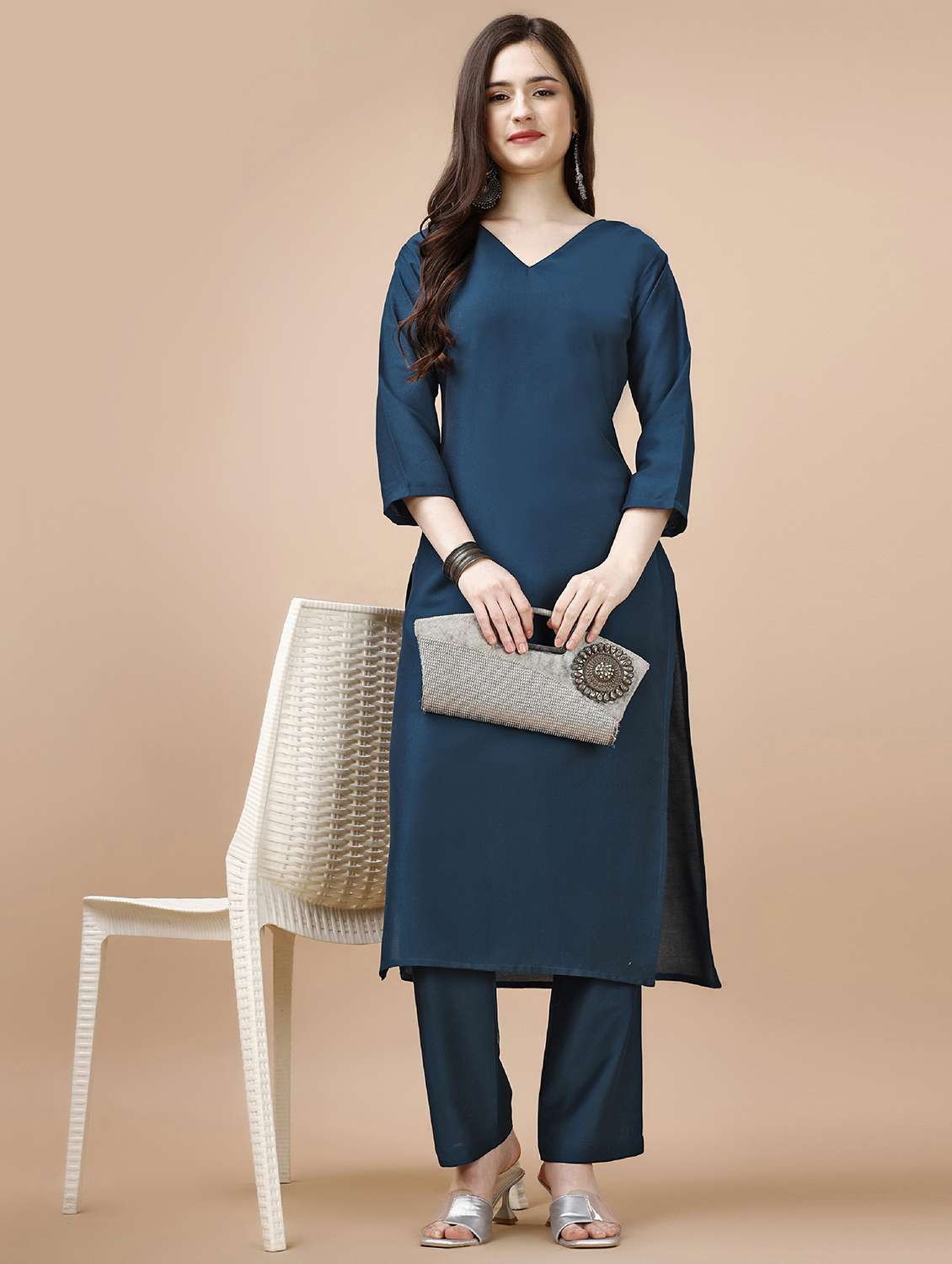 women teal solid v neck kurta pant set