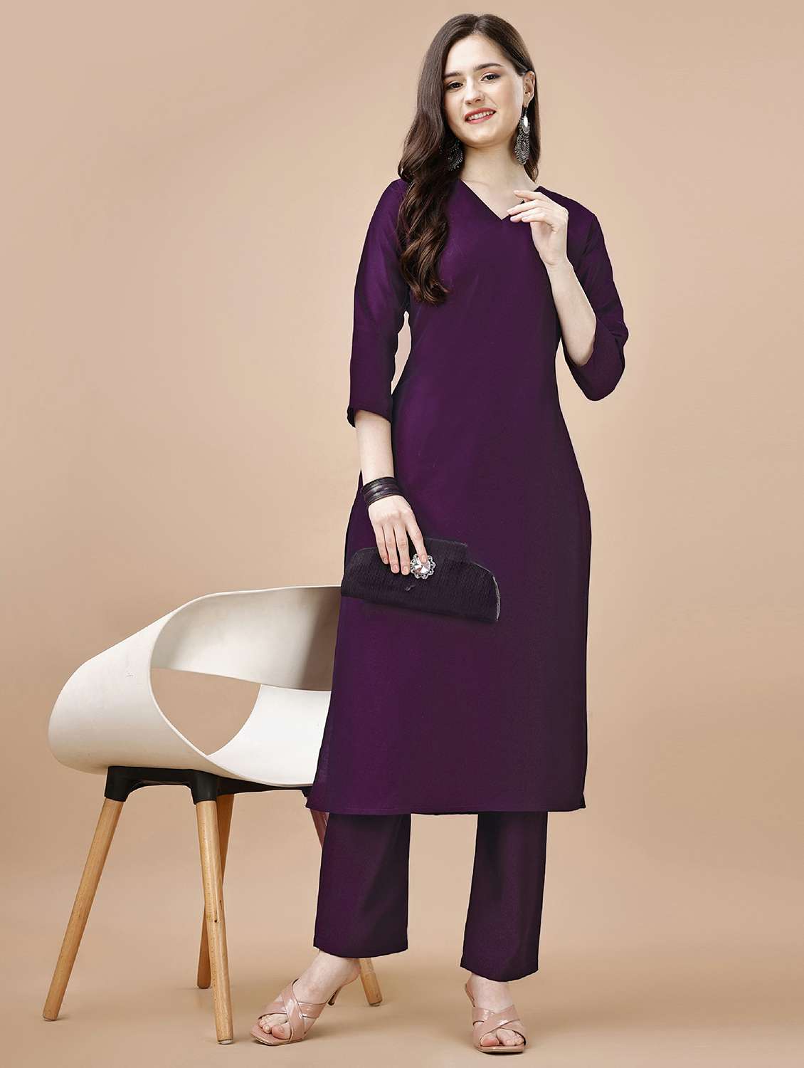 women purple solid v neck kurta pant set - 20929890 -  Zoom Image - 0