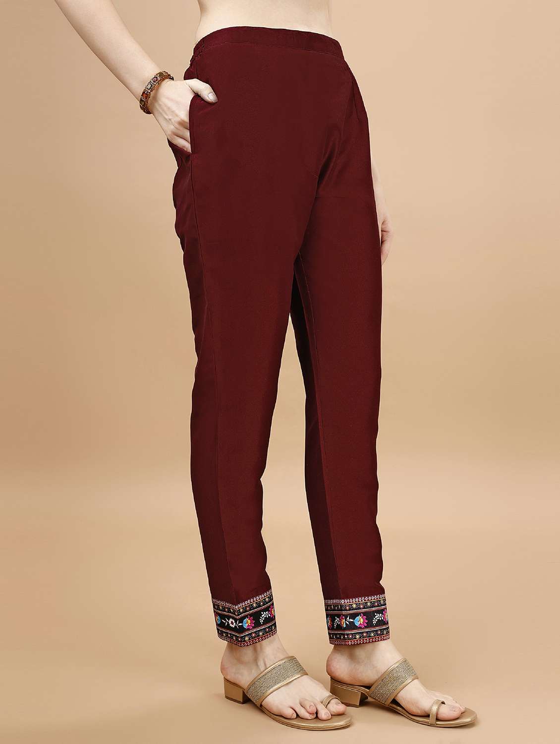 women placement print kurta pant set with dupatta - 20929897 - Standard Image - 3