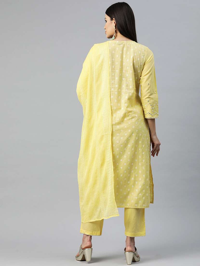 women three quarter sleeve kurta pant with dupatta set - 20930572 - Standard Image - 3