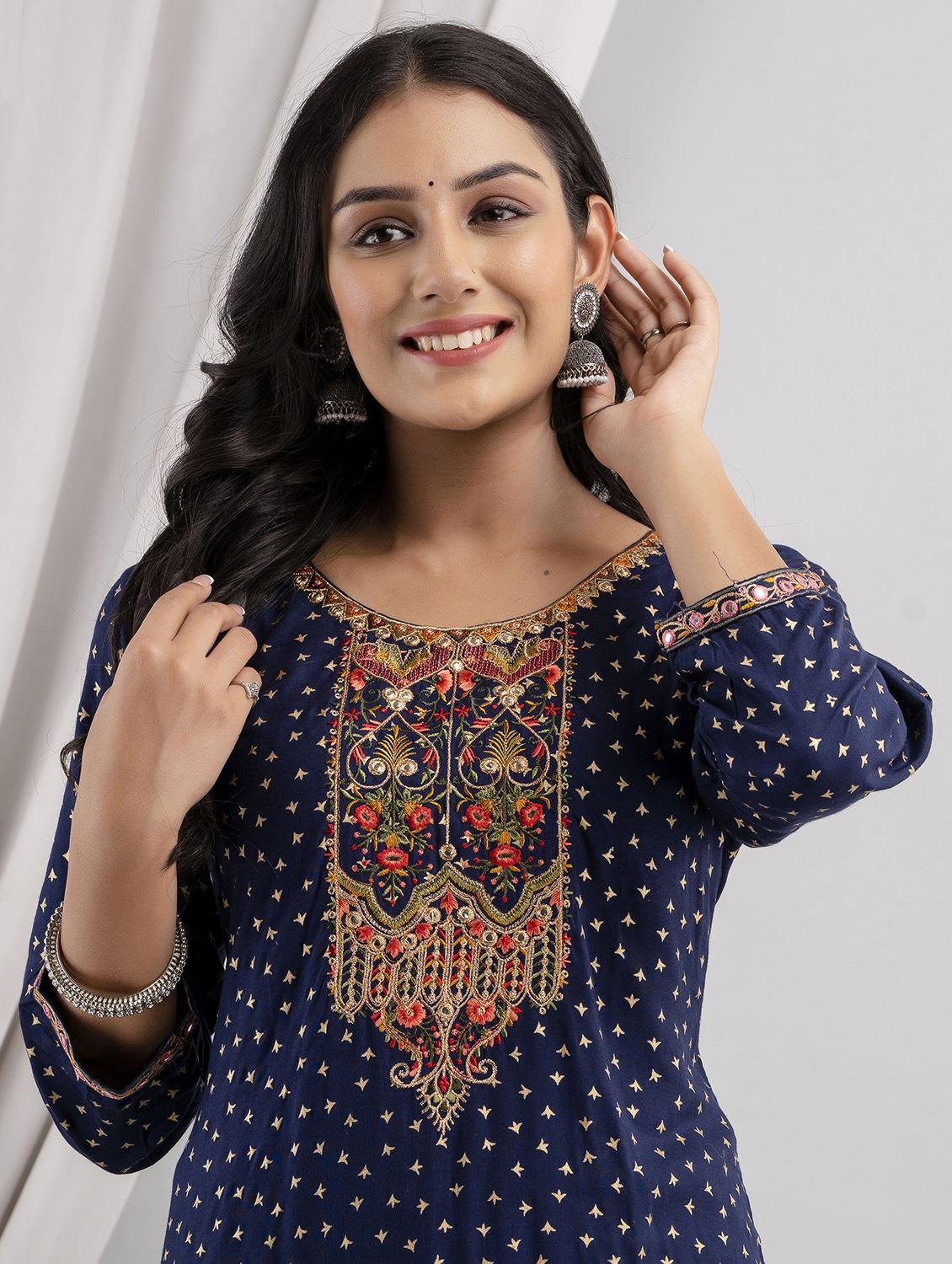 embroidered straight kurta - 20932772 - Standard Image - 3