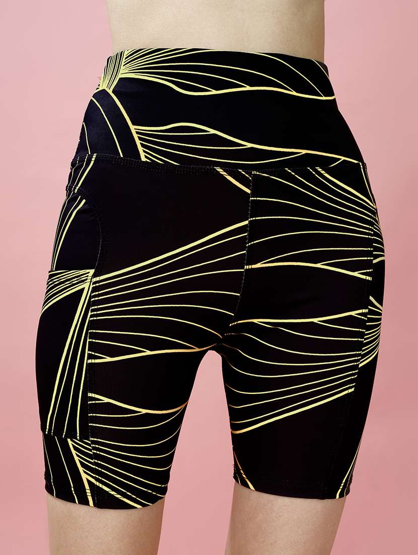 women printed high rise active wear short