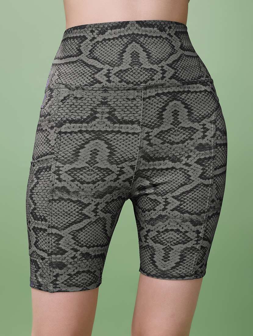 women printed high rise active wear short