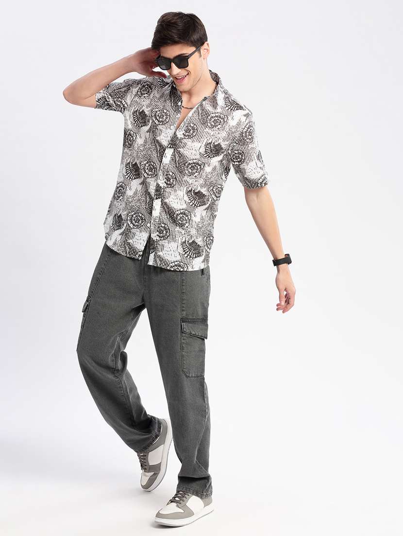 men white printed casual shirt - 20960736 -  Standard Image - 3