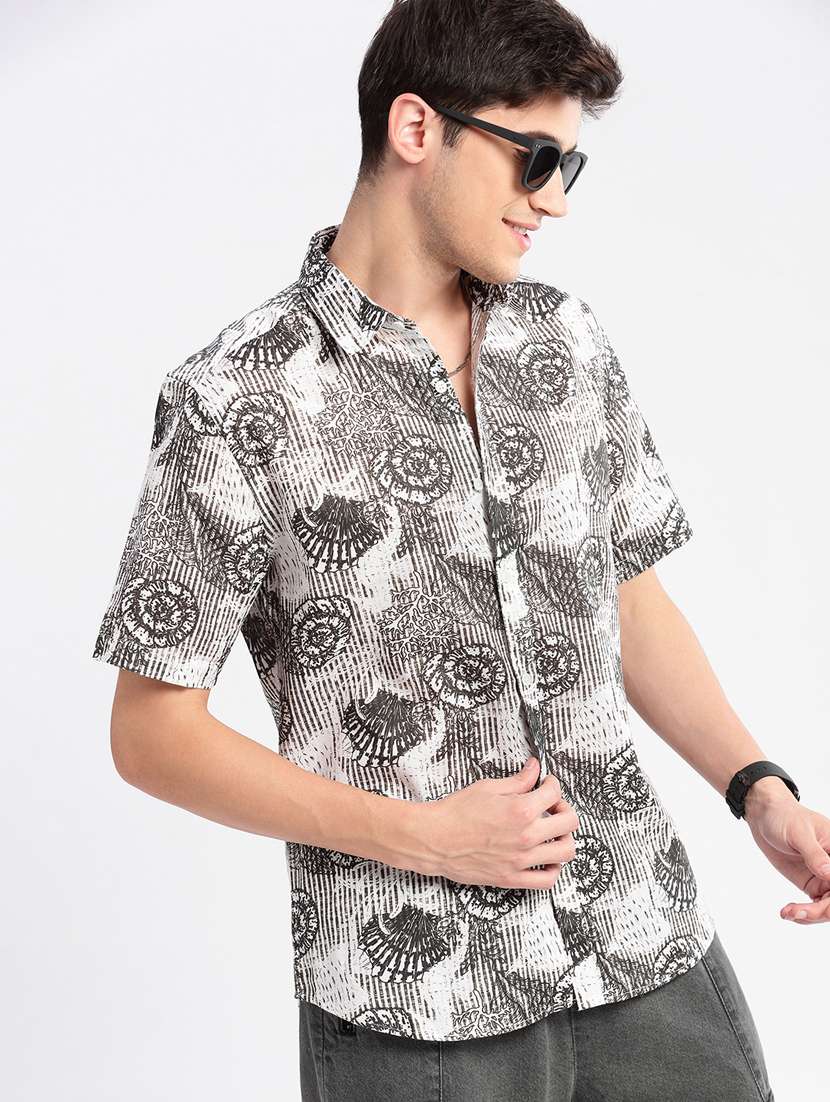 men white printed casual shirt - 20960736 -  Standard Image - 5