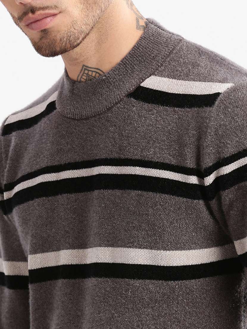 men long sleeved striped pullover - 20960847 -  Standard Image - 5