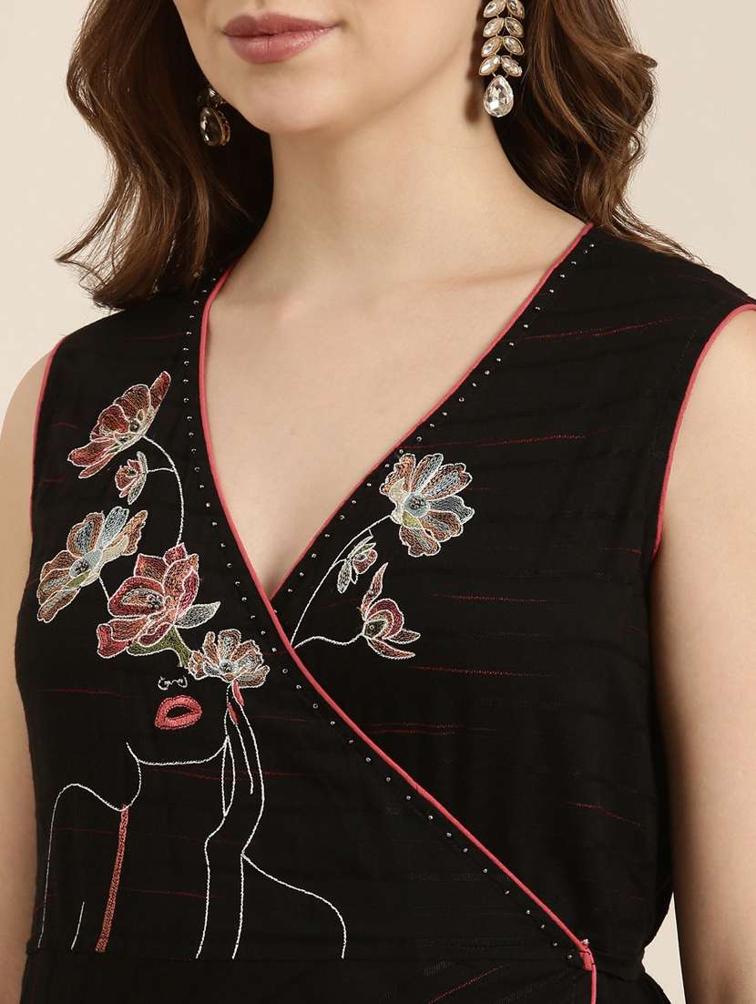 women black overlap neck a-line kurta - 20960879 - Standard Image - 5