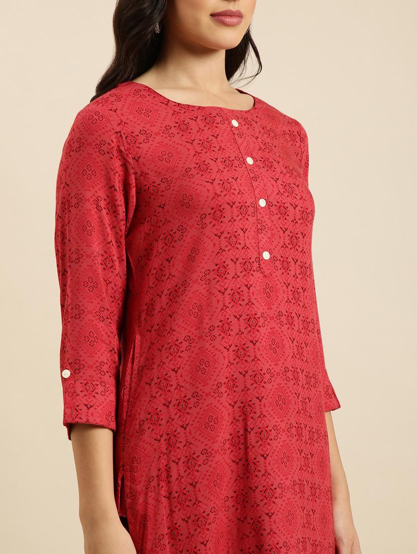 women red round neck straight kurta - 20960930 - Standard Image - 5