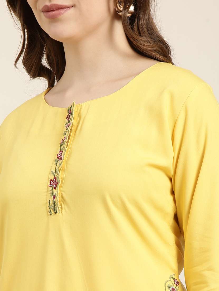 women three quarter sleeve straight kurta - 20960970 - Standard Image - 5
