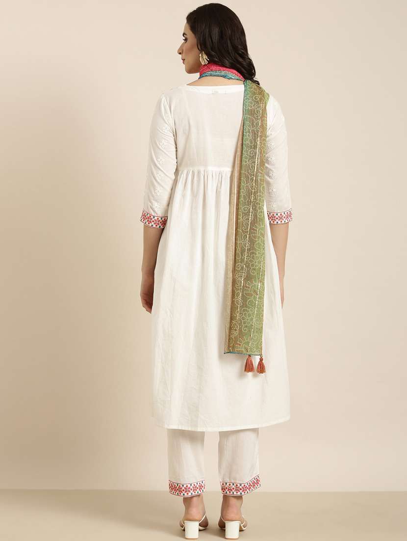 women embroidered kurta pant set with dupatta - 20961125 -  Standard Image - 3