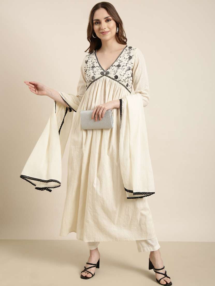 women embroidered kurta pant set with dupatta - 20961159 -  Zoom Image - 0