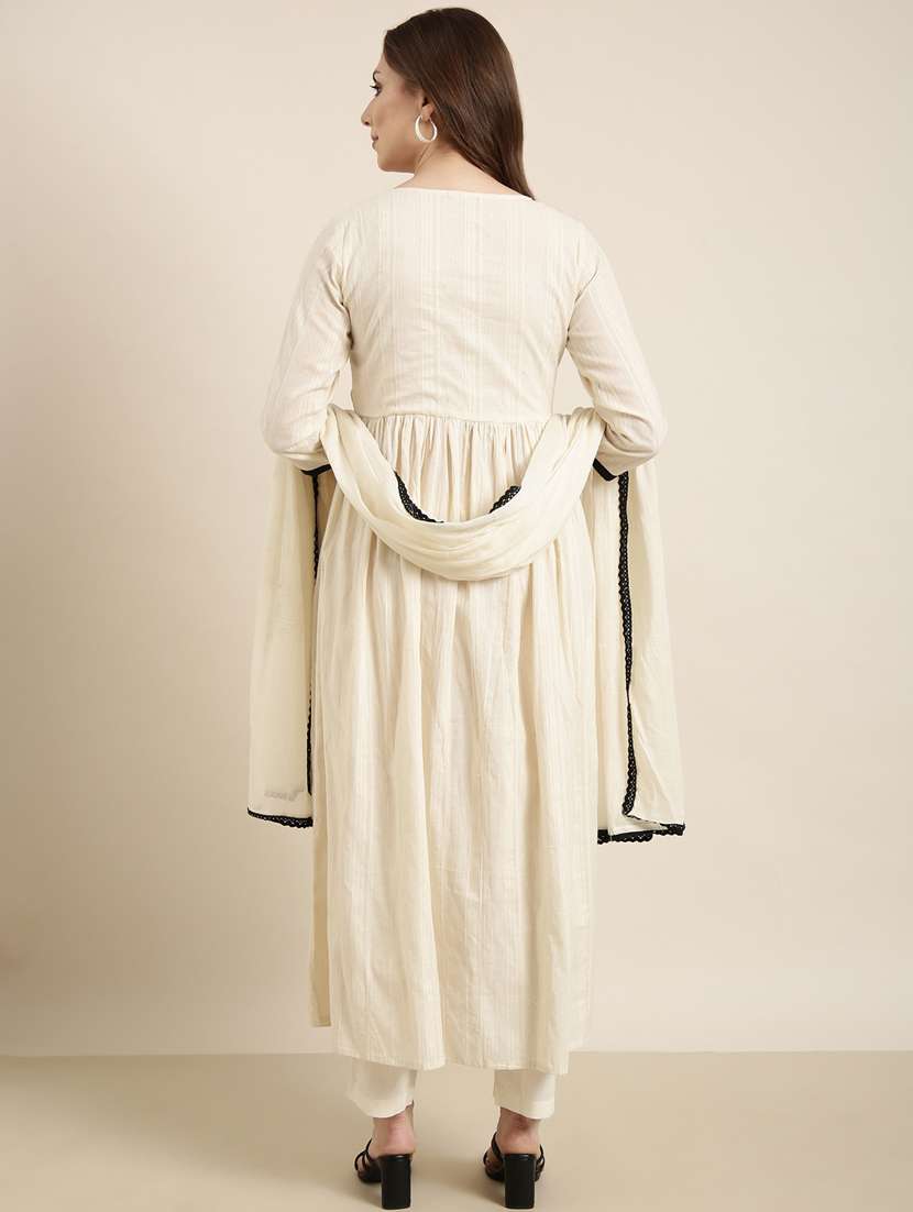 women embroidered kurta pant set with dupatta - 20961159 -  Standard Image - 3