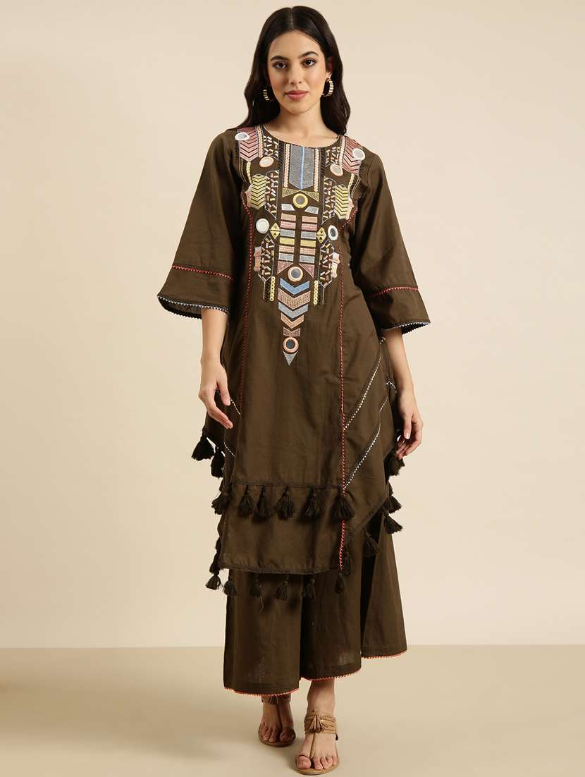 women embroidered round neck kurta palazzo set 