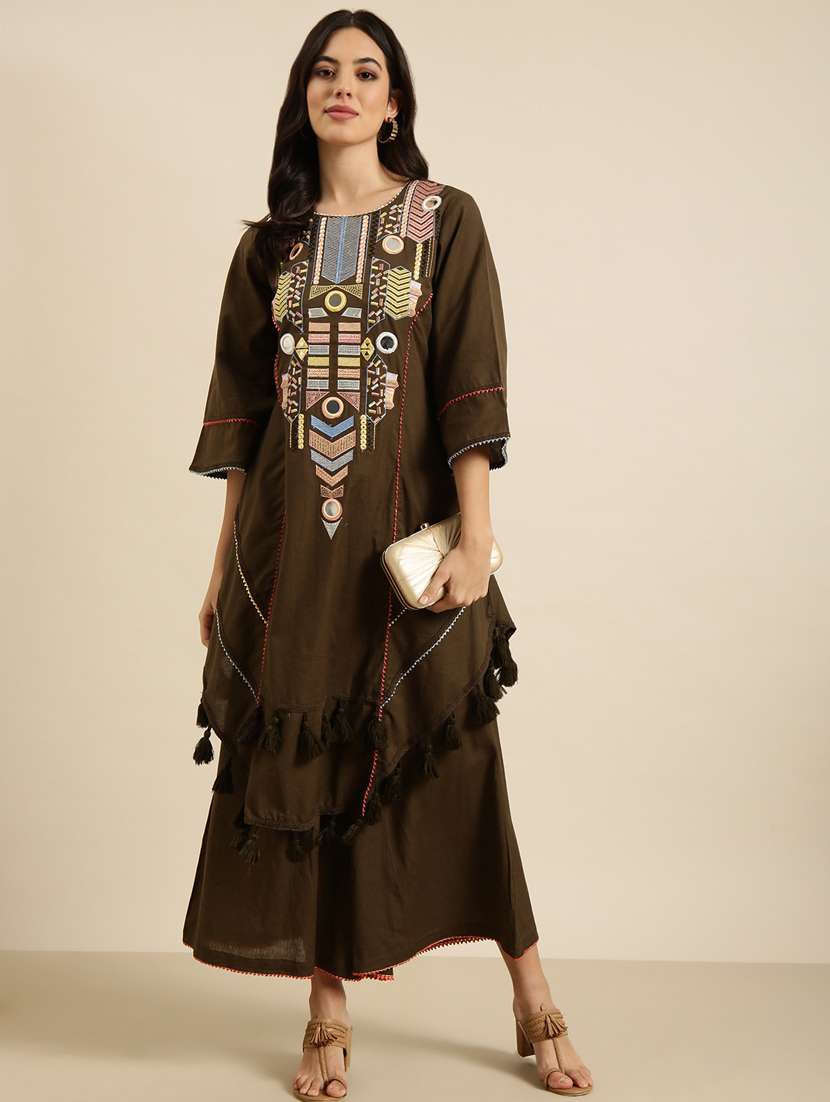 women embroidered round neck kurta palazzo set  - 20961176 -  Standard Image - 3